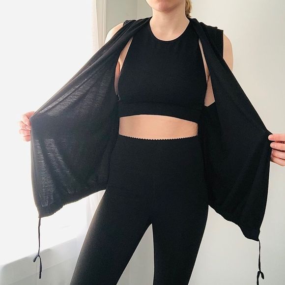 VICTORIA SPORT VS Vest XS Workout Black - Picture 2 of 11